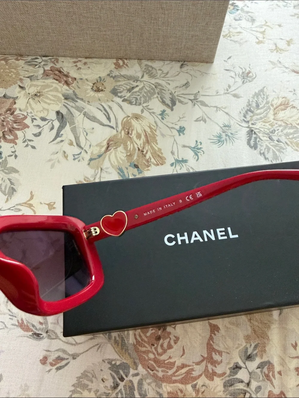 CHANEL 5520 1759/S6 RECTANGLE SUNGLASSESRed